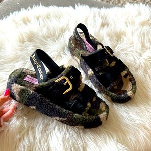 BNWOT Juicy Couture Sandal Slippers